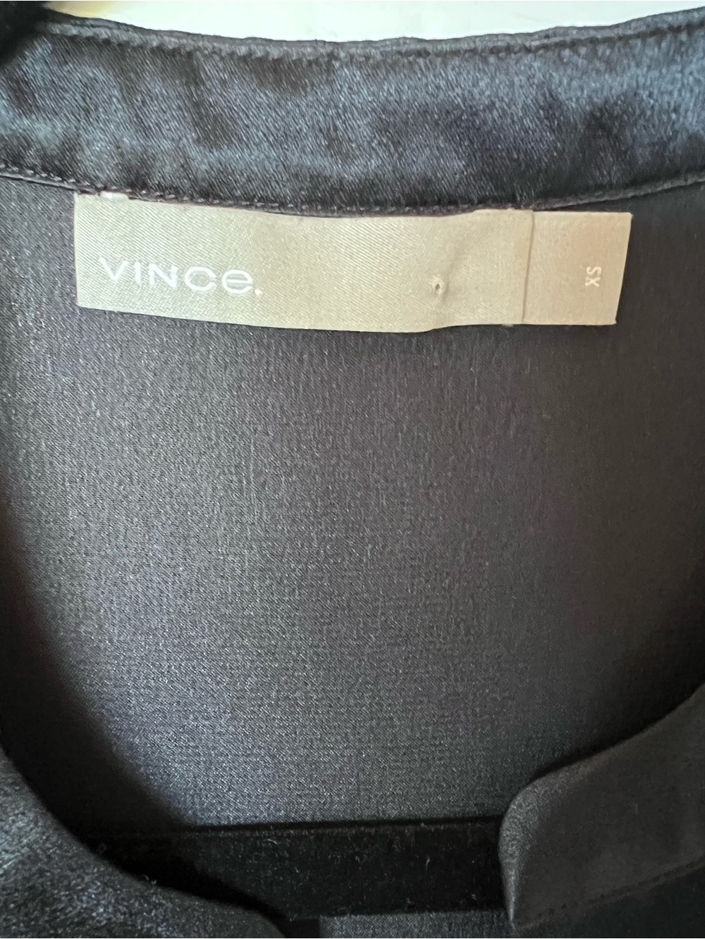NEW! Vince Short Sleeve Pocket Silk Shirt Top with Split-Neck. - Picture 6 of 9